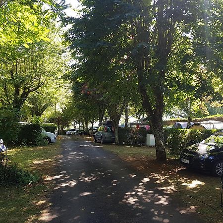 Camping Le Pigeonnier Saint-Crepin-et-Carlucet Exterior photo