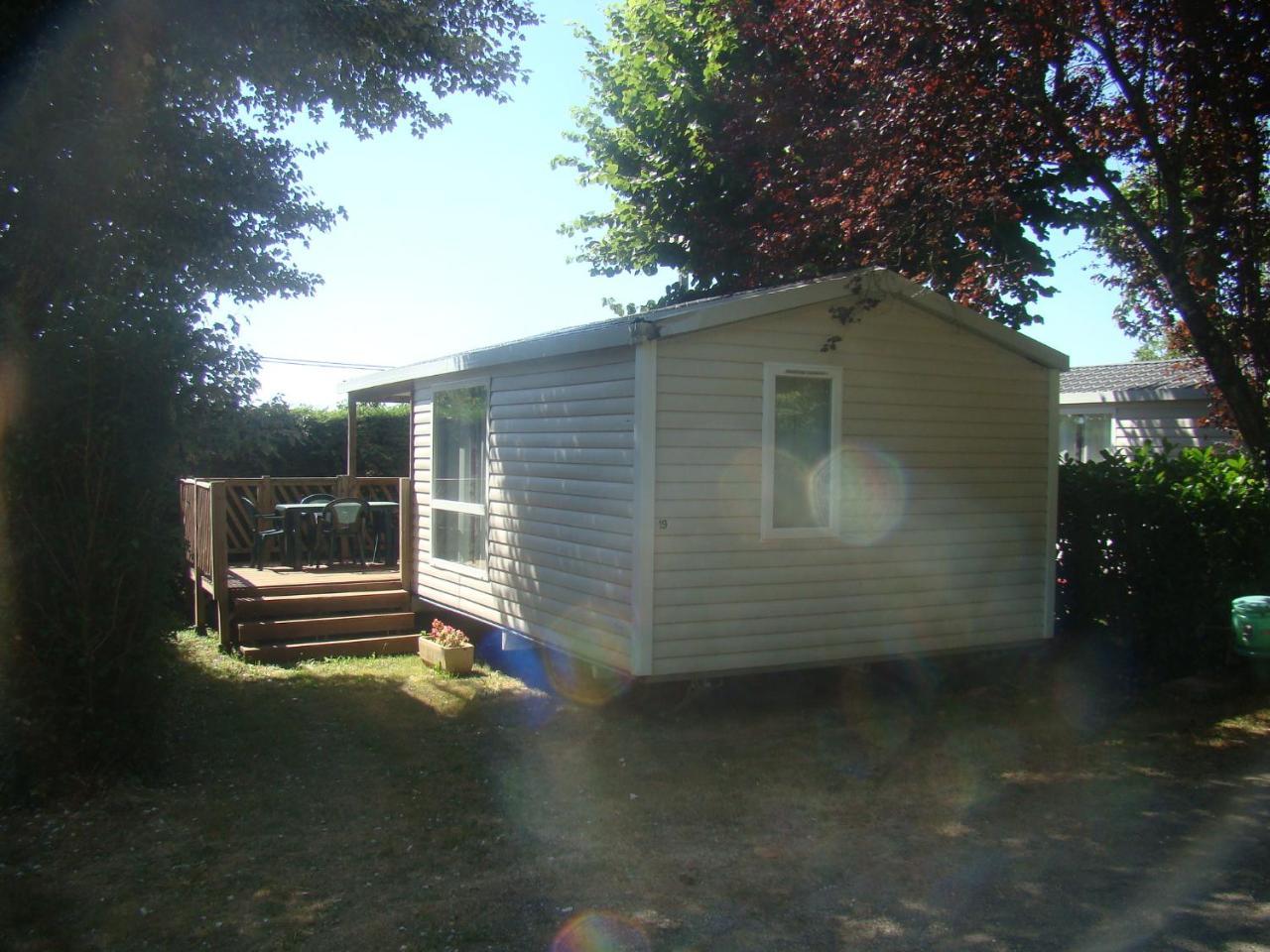 Camping Le Pigeonnier Saint-Crepin-et-Carlucet Exterior photo