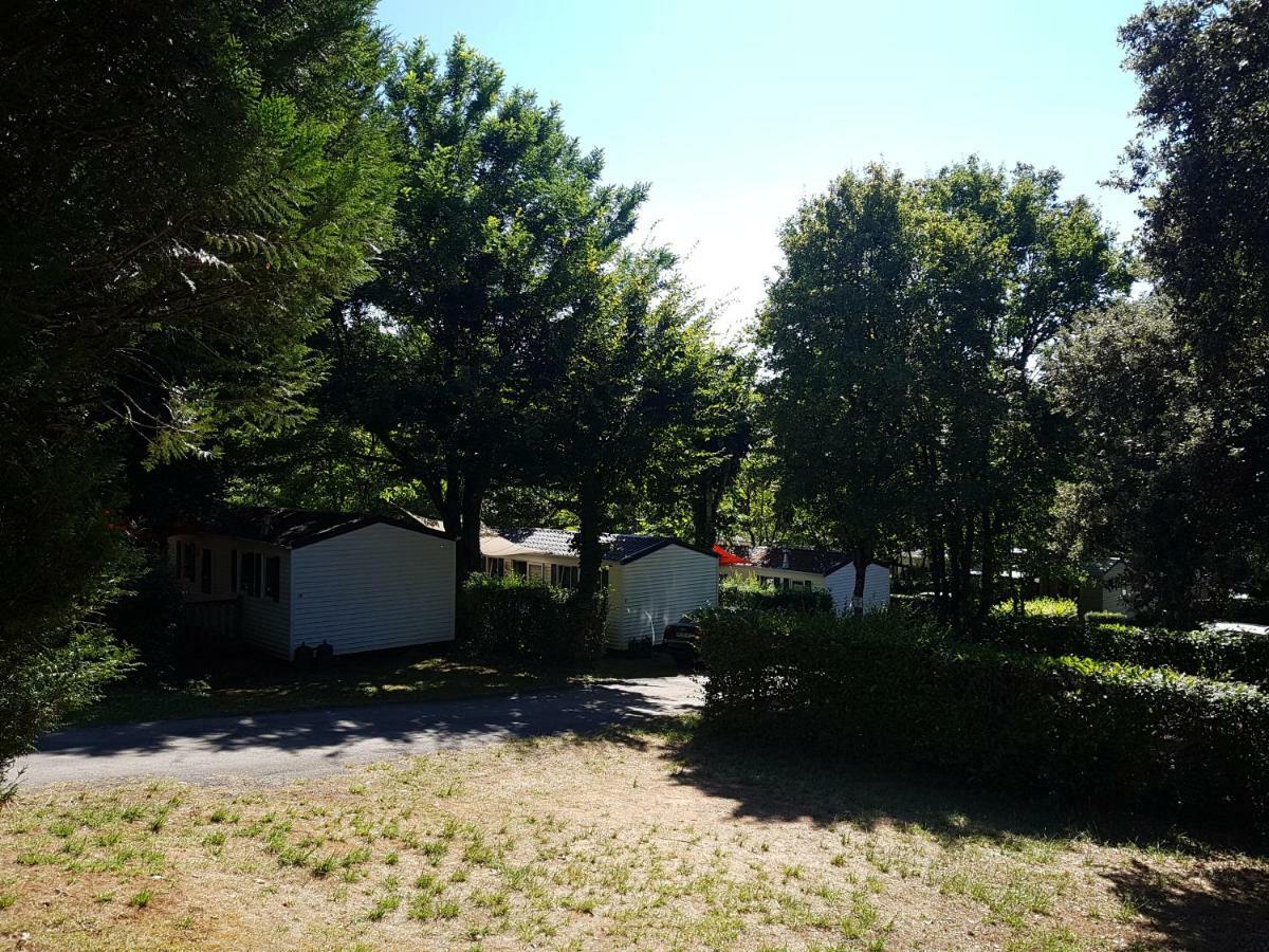 Camping Le Pigeonnier Saint-Crepin-et-Carlucet Exterior photo