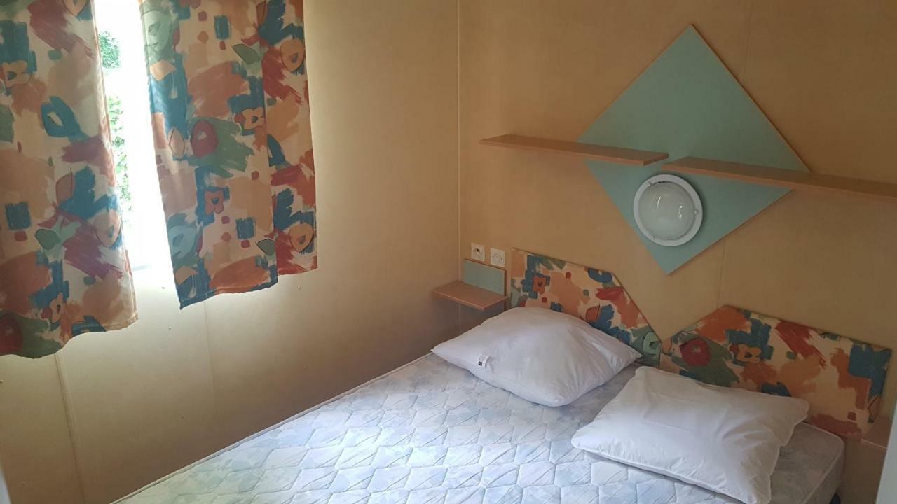 Camping Le Pigeonnier Saint-Crepin-et-Carlucet Exterior photo